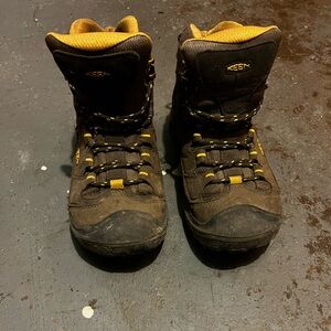 KEEN Hiking Boots